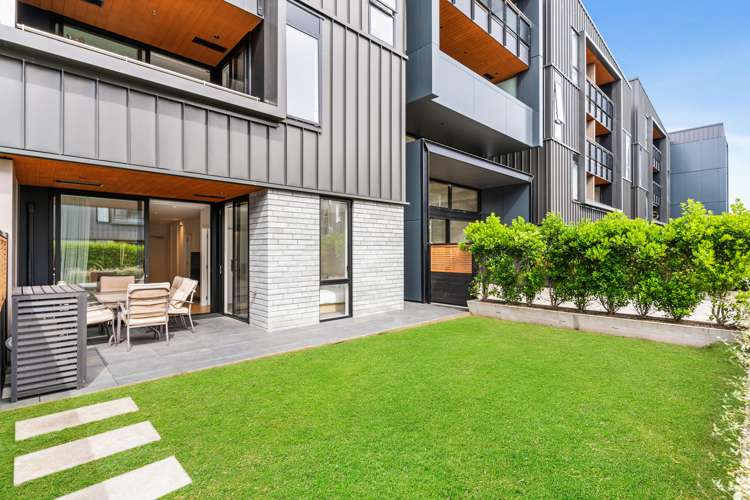 111/64 Victoria Street_0