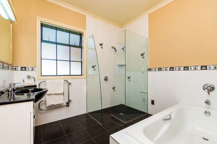 7 The Croft Havelock North_14