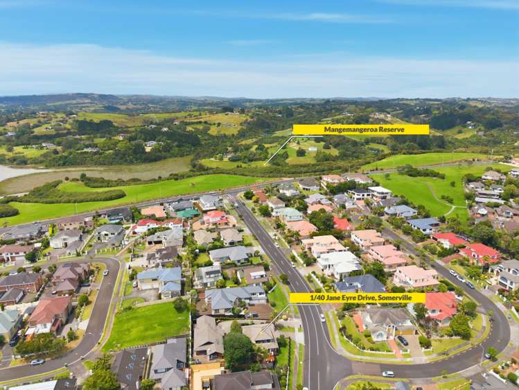 1/40 Jane Eyre Drive Somerville_36