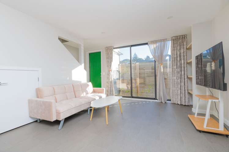 2/60 Broderick Road Johnsonville_7