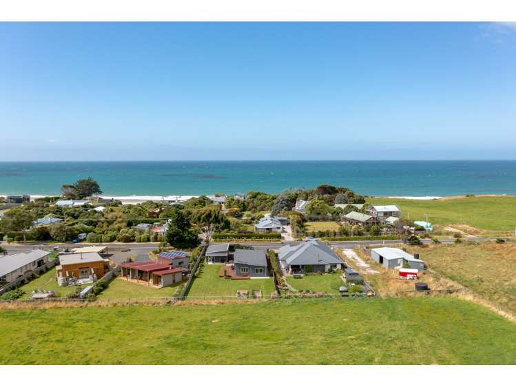 1239 Coast Road Karitane_1