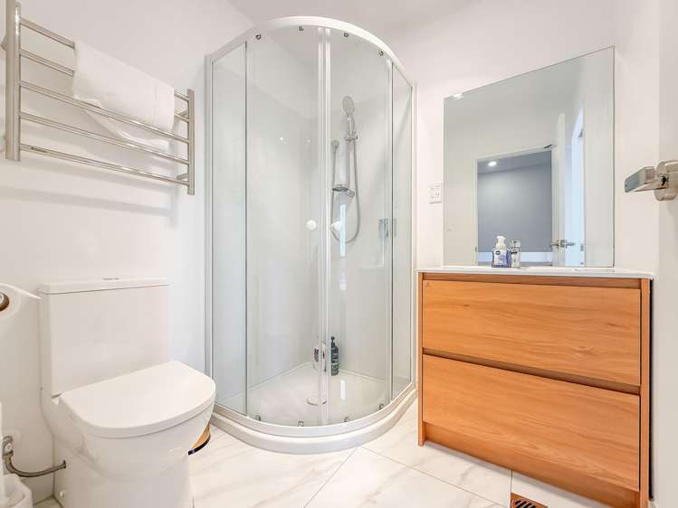 20 Aumarire Lane Favona_8