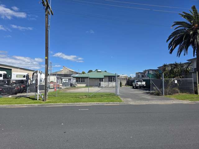 Chadwick Road ideal tradies base with yard