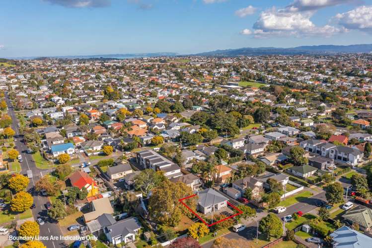 22 Invermay Avenue Mount Roskill_23