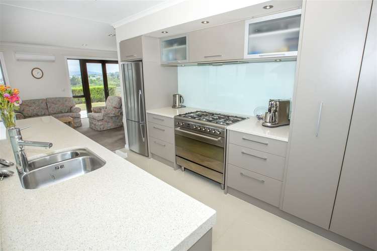 12 Aoraki Rise Aotea_10