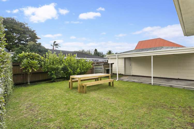 58 Brandon Road Glen Eden_16