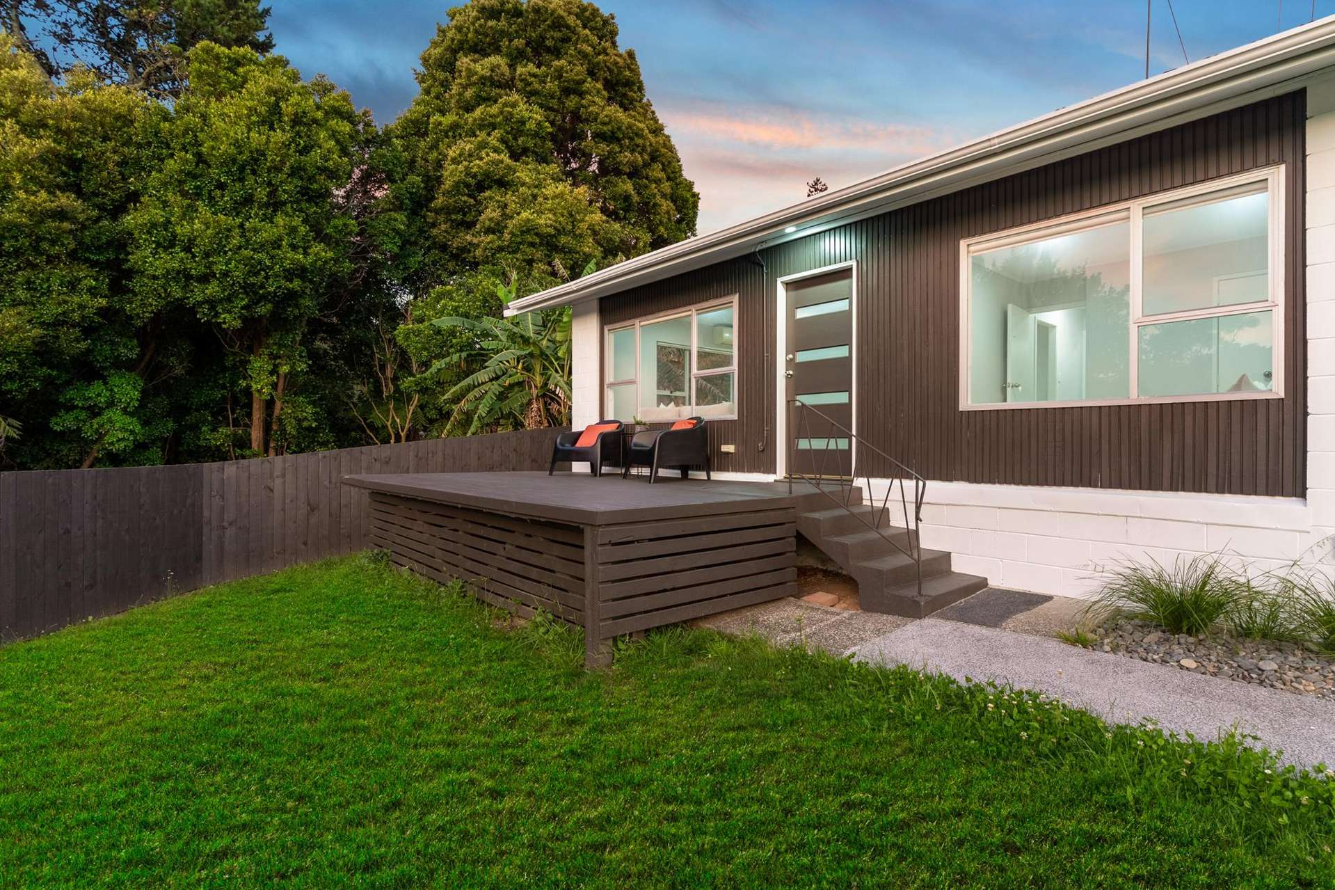 2/17 Emirau Place Glenfield_0