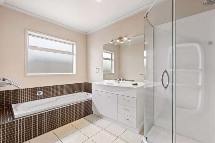 8 Cape Place Poraiti_14