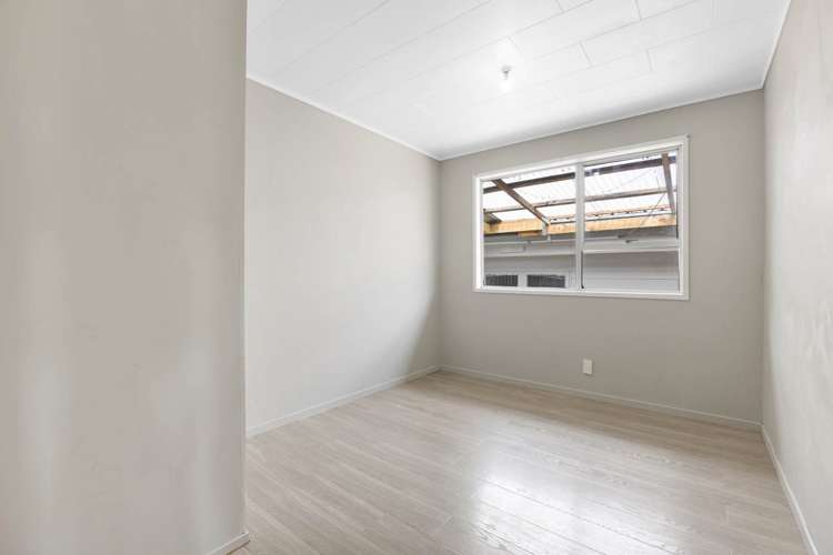 66 Sikkim Crescent Clover Park_16