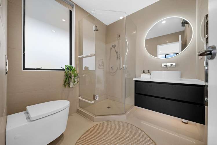 1 Meadowridge Drive Flat Bush_22