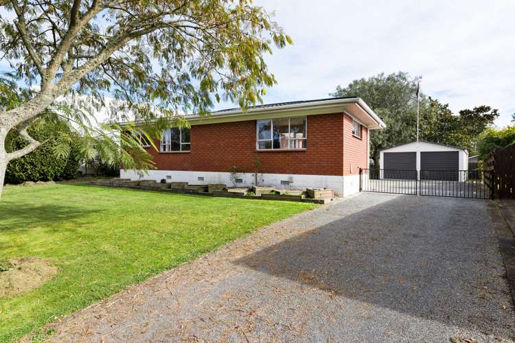 15 Sheridan Crescent Leamington_23