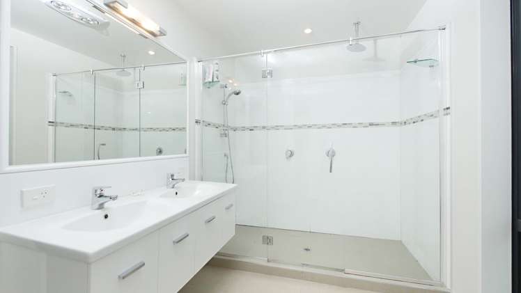 16 Kingsbridge Drive Burwood_6