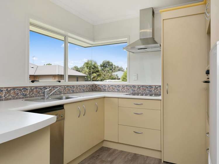 27/2 Grace Avenue Leamington_3