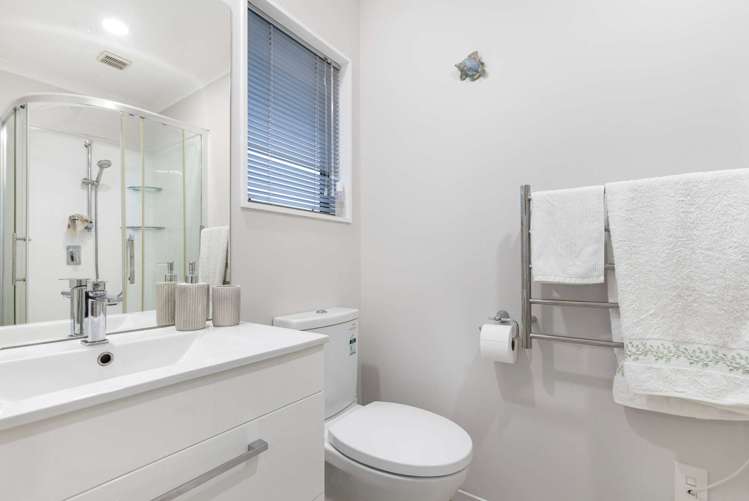 55 Basley Road Owhata_18