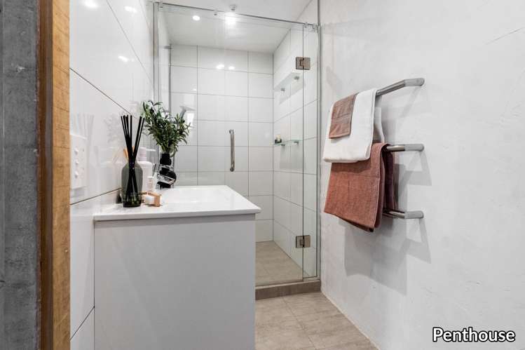 1/25A Lake Road Devonport_33