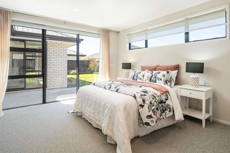 12 Mustang Alley Burleigh_15