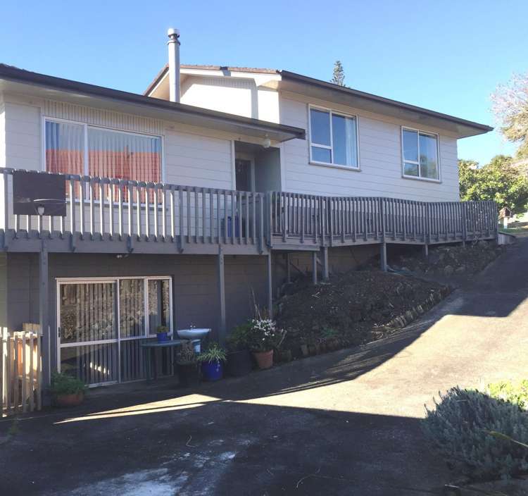 32 Pokapu Street Titirangi_1