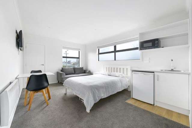2/54a Cook Street 1074_1