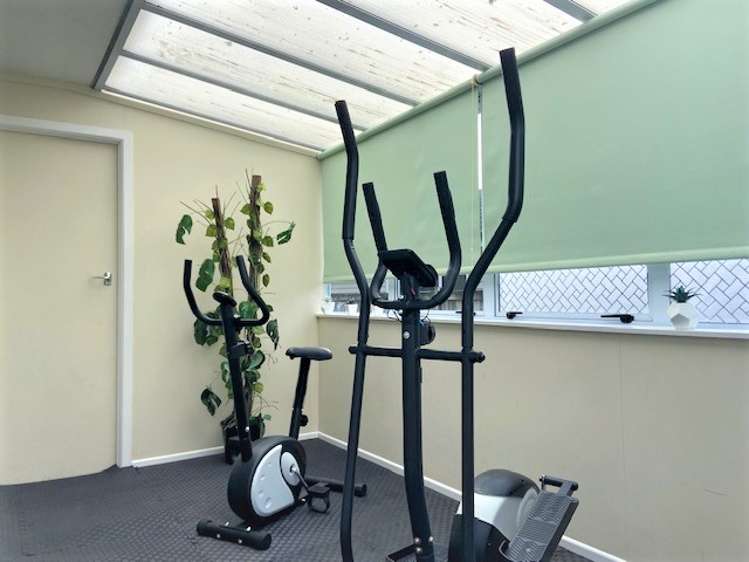 2/4 Shamrock Lane Te Atatu Peninsula_8