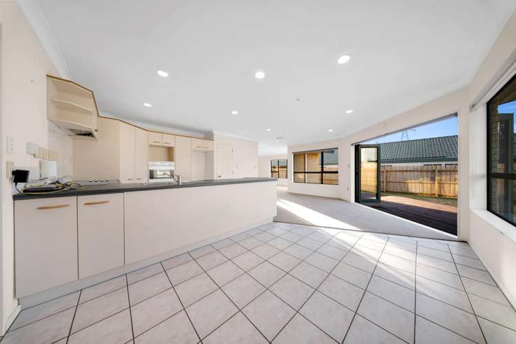 93 Rushgreen Avenue Pahurehure_6