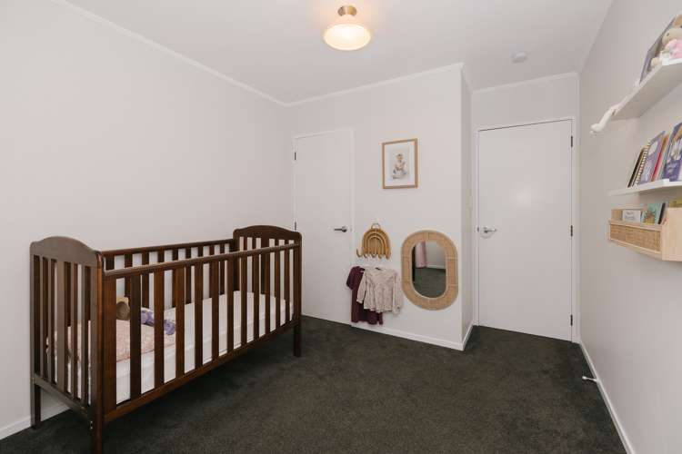 38 Peppertree Glade Kelvin Grove_13