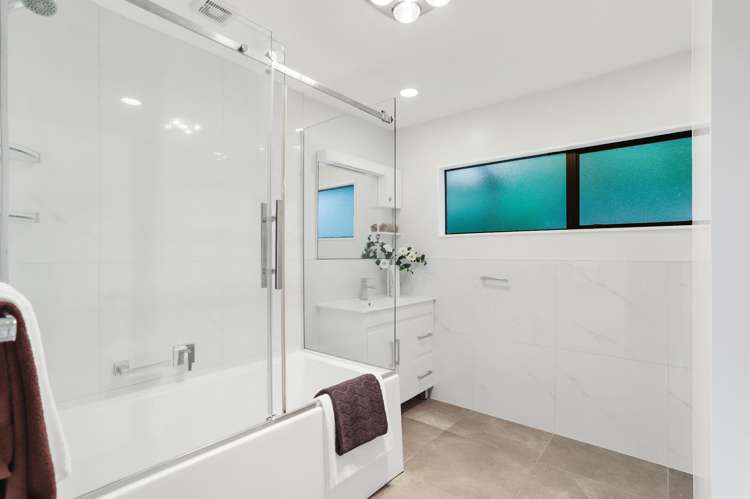 90C Rosier Road Glen Eden_6