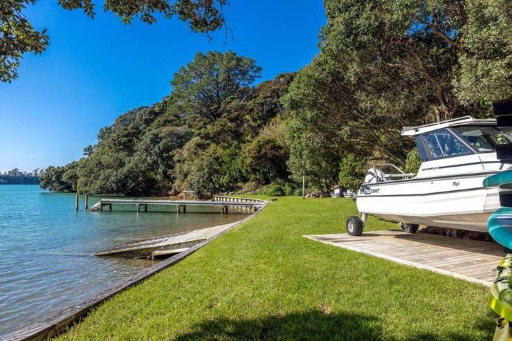 729 Orapiu Road, Waiheke Island, Auckland