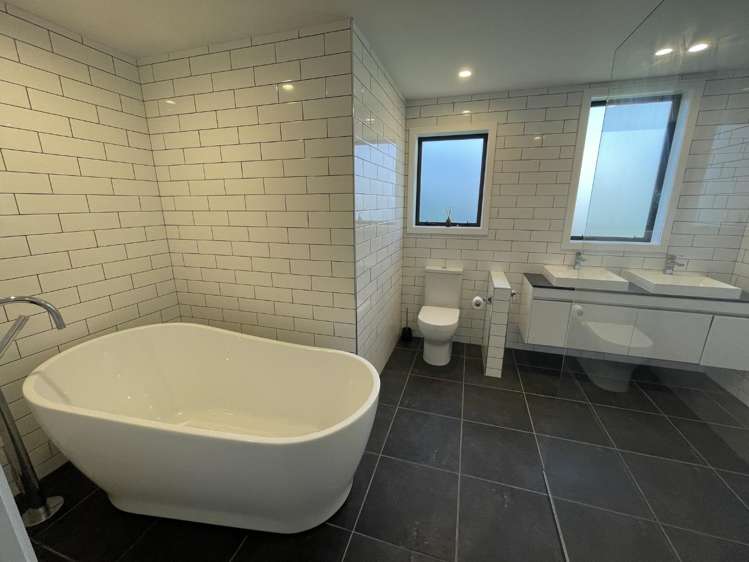 23 List Street 10859_13