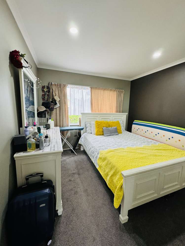 2/17 Queen Street Papakura_14