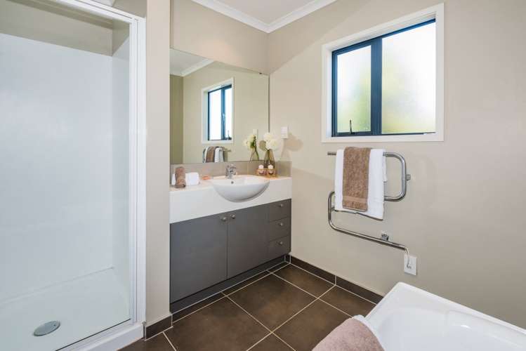 122 Fernhill Way Oteha_19