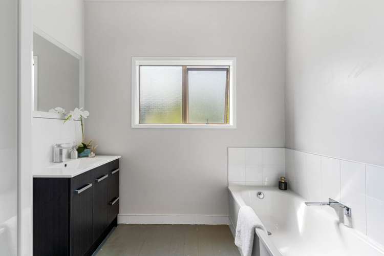 7 Merwood Lane Devonport_17