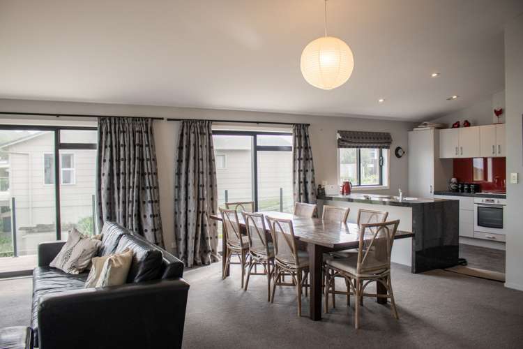 21 Sunset Parade Kai Iwi_7