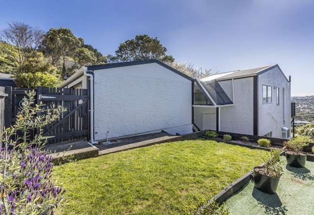 2/10 Downing Street Crofton Downs_3