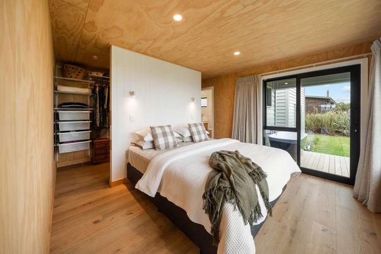 24 Oyster Lane Colac Bay_12
