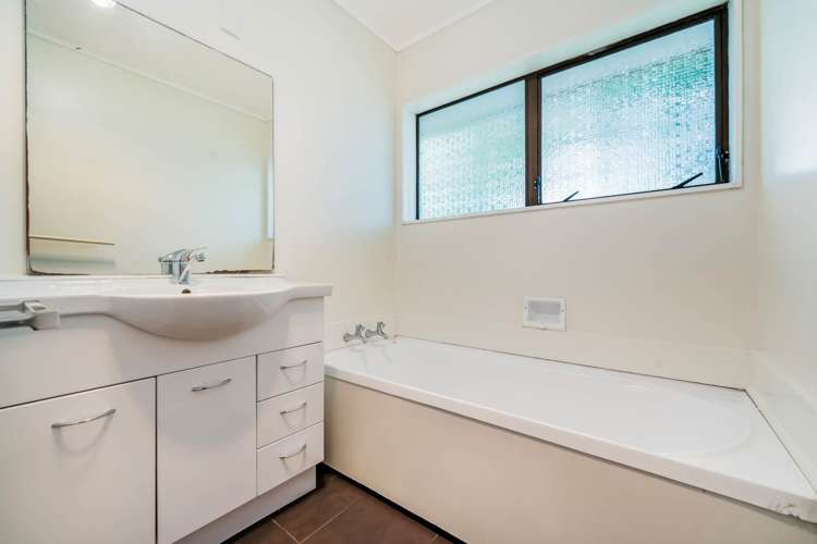 1/9 Sharivari Place Conifer Grove_13