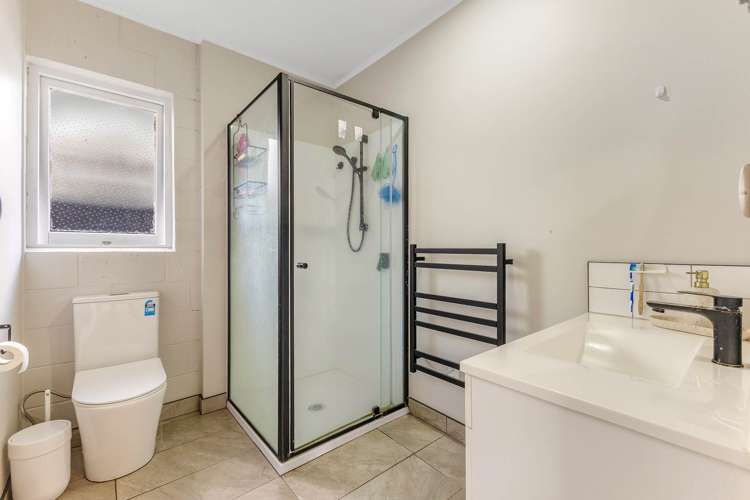 1/108 Gloucester Road Manurewa_16