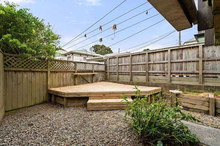 15 Nairn Street Mount Cook_12