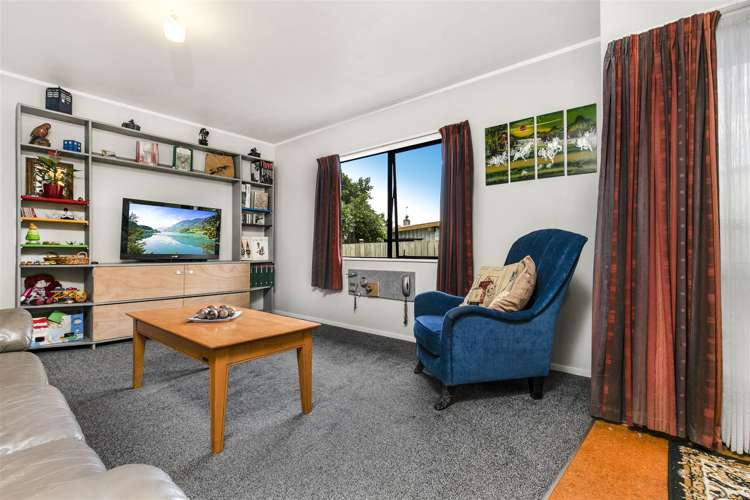 2/4 Pratt Street Papakura_2