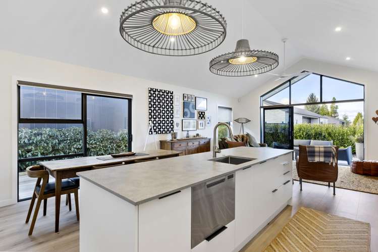 6 Sienna Way Rangatira Park_6