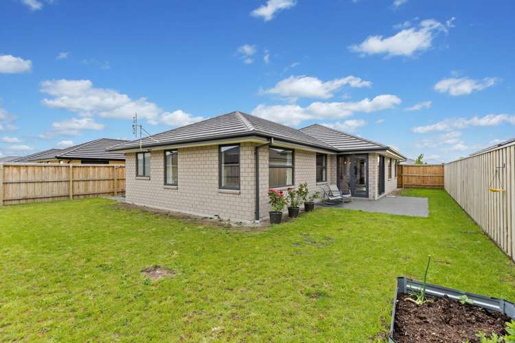 175 Faringdon Boulevard Rolleston_2