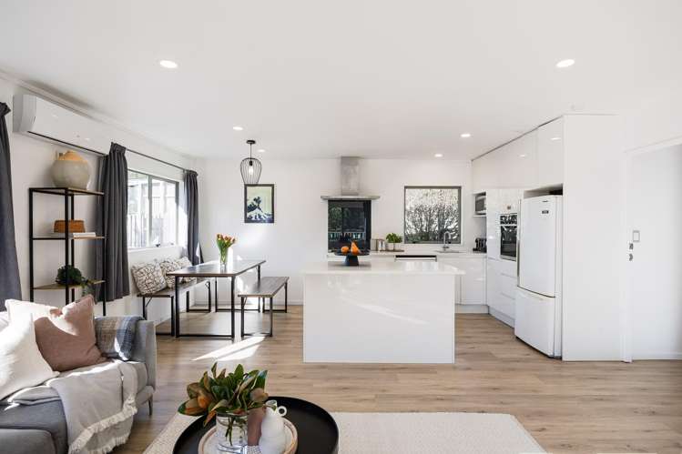 37A Lysander Crescent Beach Haven_4