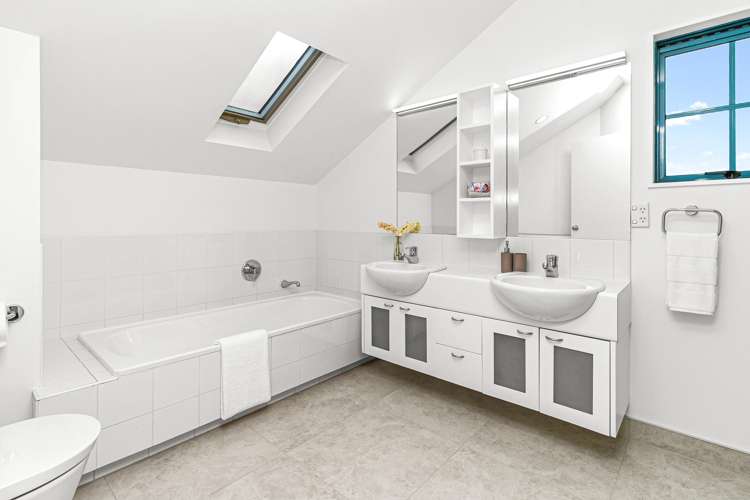 1/34 Eastern Beach Road Eastern Beach_13