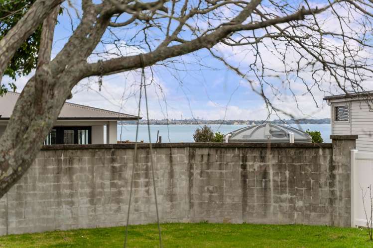 5 Puriri Road Beachlands_8