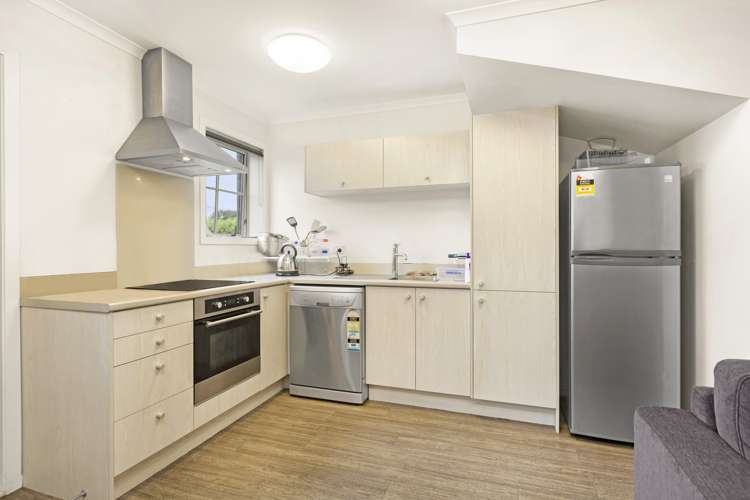 11 Chiefs Court Hamilton East_3