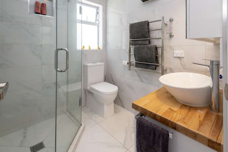 70 Beach Road Mellons Bay_18