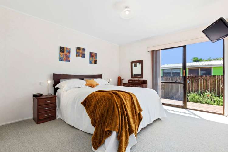 2/149 Carnoustie Drive Wattle Downs_5