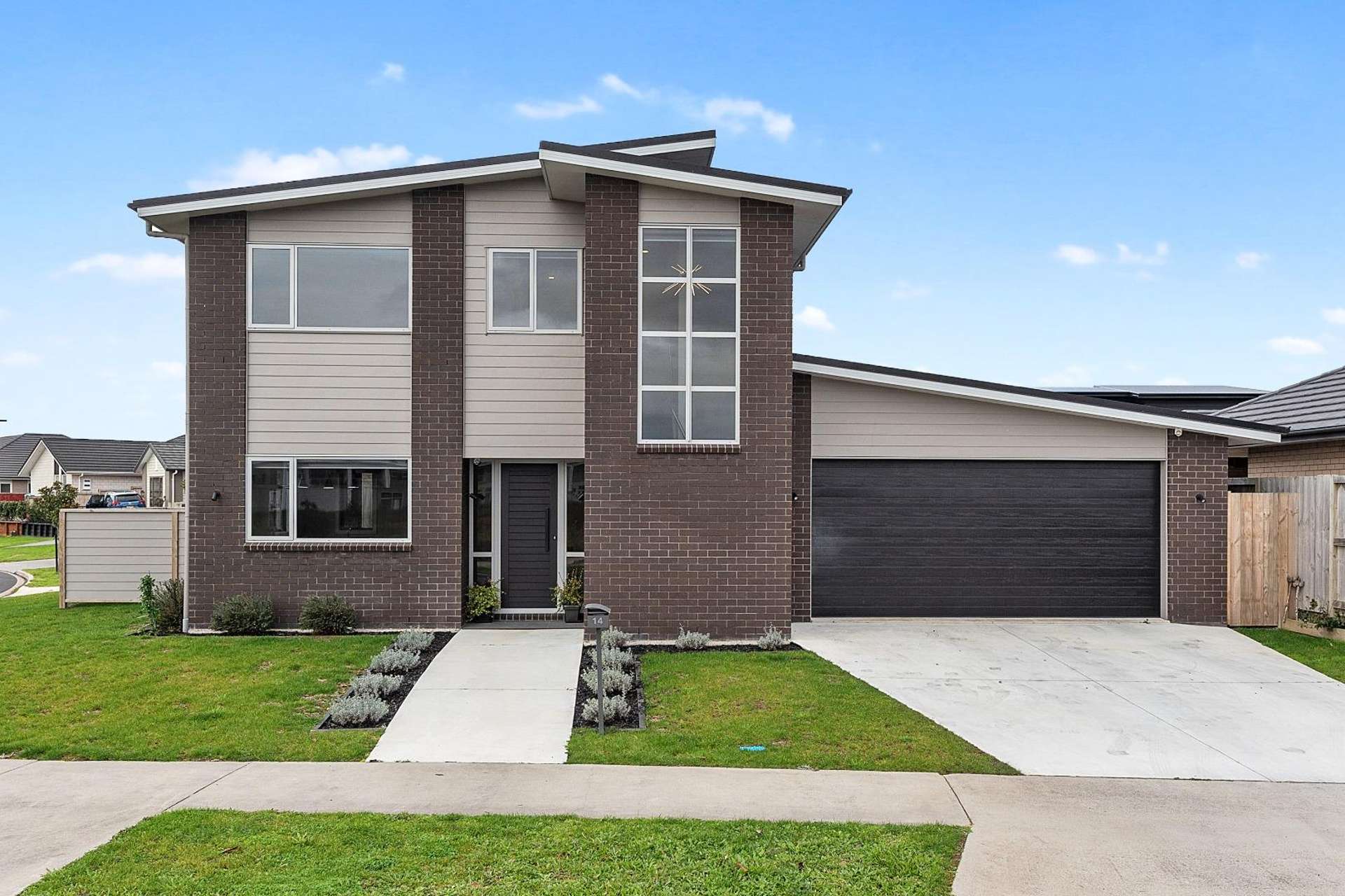 14 McCorquindale Drive 2743_0