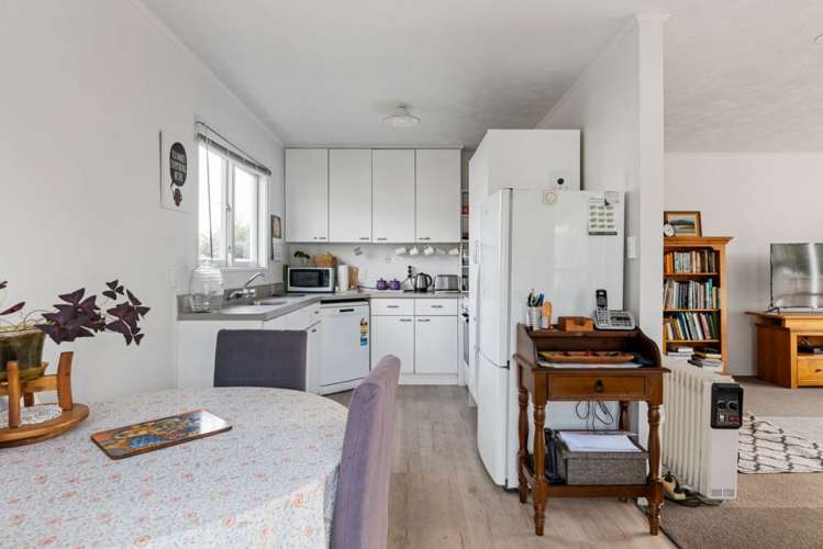 2 Shelley Crescent Stoke_7