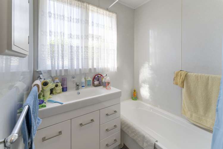 2 Fauchelle Avenue Richmond_17