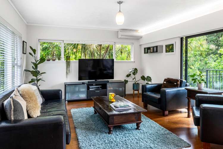 68 Woodfern Crescent Titirangi_11